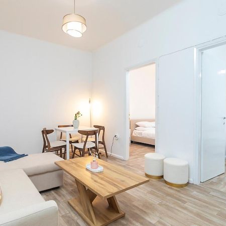 Mainavenue Living Local Apartment Tesalonika Bagian luar foto
