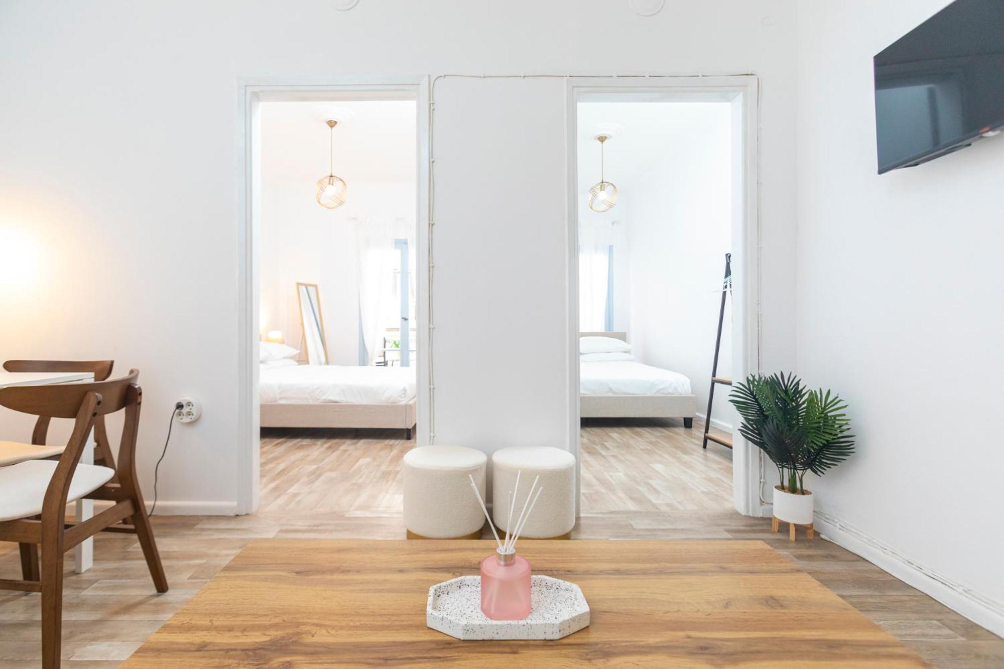 Mainavenue Living Local Apartment Tesalonika Bagian luar foto